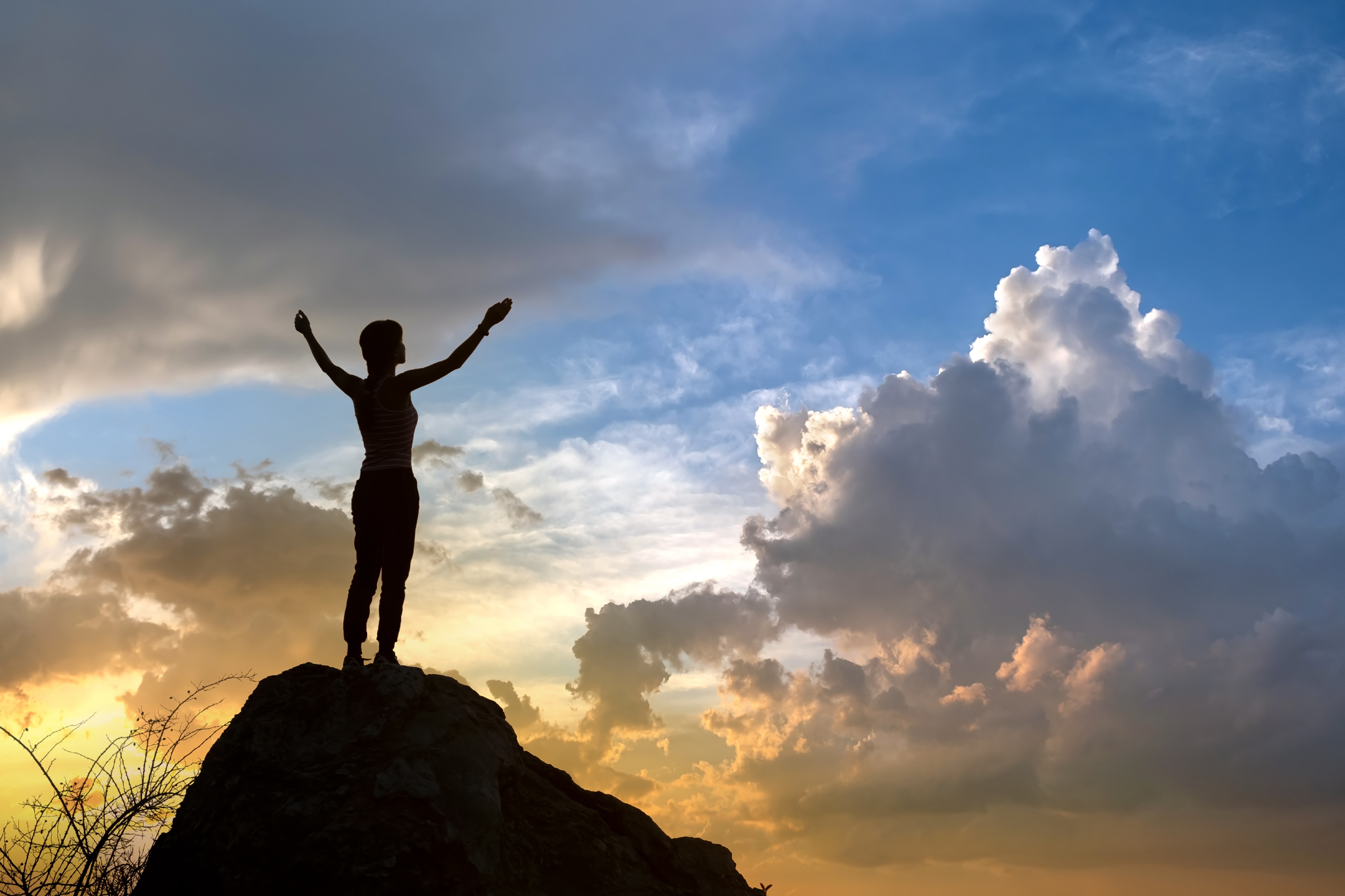 SilhouetteOfAWomanHiker